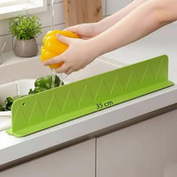 Kitchen sink water splash guard